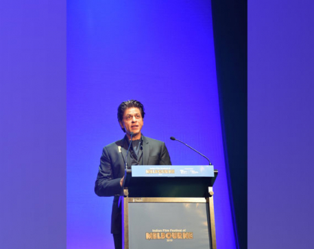 SRK gets Excellence in Cinema Award at Indian Film Festival, Melbourne