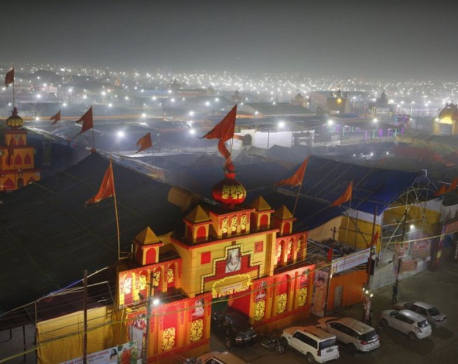 India’s mega Hindu festival begins under cloud of toxic air