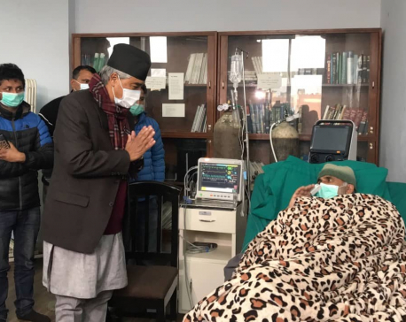 Sher Bahadur Deuba, Gagan Thapa visit ailing Dr. KC in solidarity