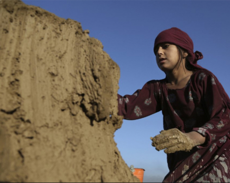 Mired in poverty, Afghans bring their children to work
