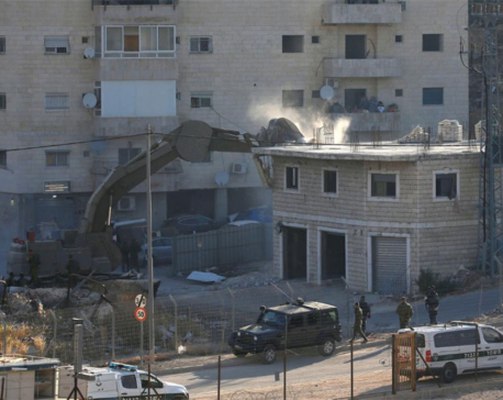 Israel begins to demolish homes on Jerusalem outskirts, stoking Palestinian fears