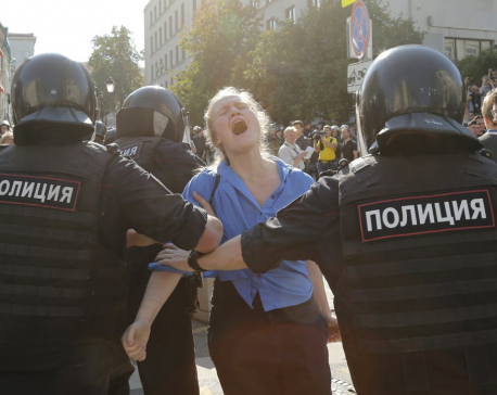 Nearly 1,400 detained in Moscow protest; largest in decade