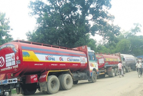 Petroleum transporters withdraw protest