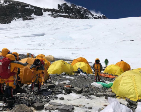 Abandoned tents, human waste piling up on Mount Everest