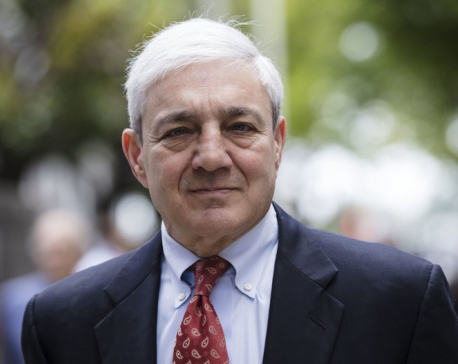 Judge throws out ex-Penn State president’s conviction