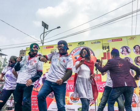 In pictures:  Celebrities mark Holi at Baneshwar
