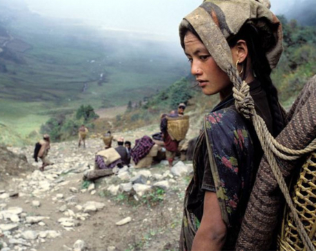 Pregnant Nepali women trekking for days to catch a glimpse of their unborn babies