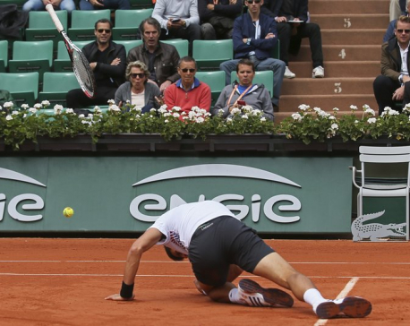 ’16 champ Djokovic stunned by Thiem in French Open quarters