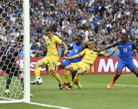 Payet lifts France over Romania 2-1 in Euro 2016 opener