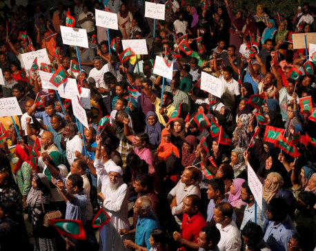 Maldives plunges deeper into political turmoil