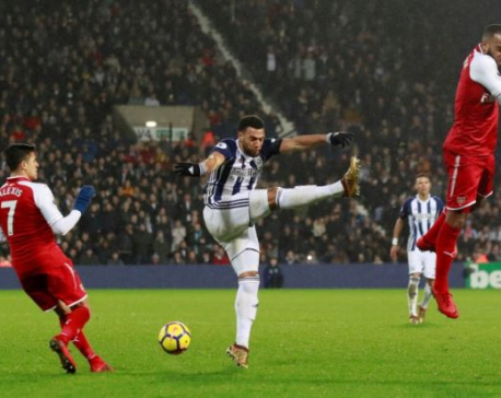 Controversial penalty earns West Brom draw with Arsenal