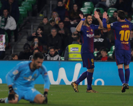 Messi, Suarez lead Barca romp, Real crush Deportivo