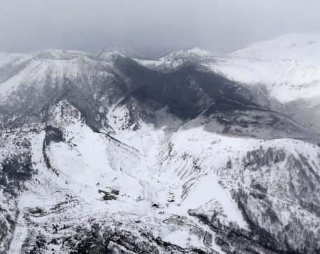 9  hurt in volcano eruption near Japanese ski resort