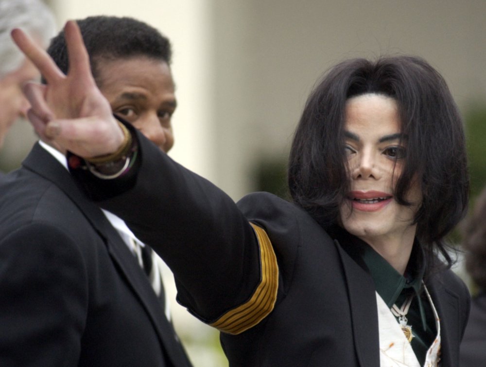 Lawsuits by Michael Jackson accusers likely to be restored