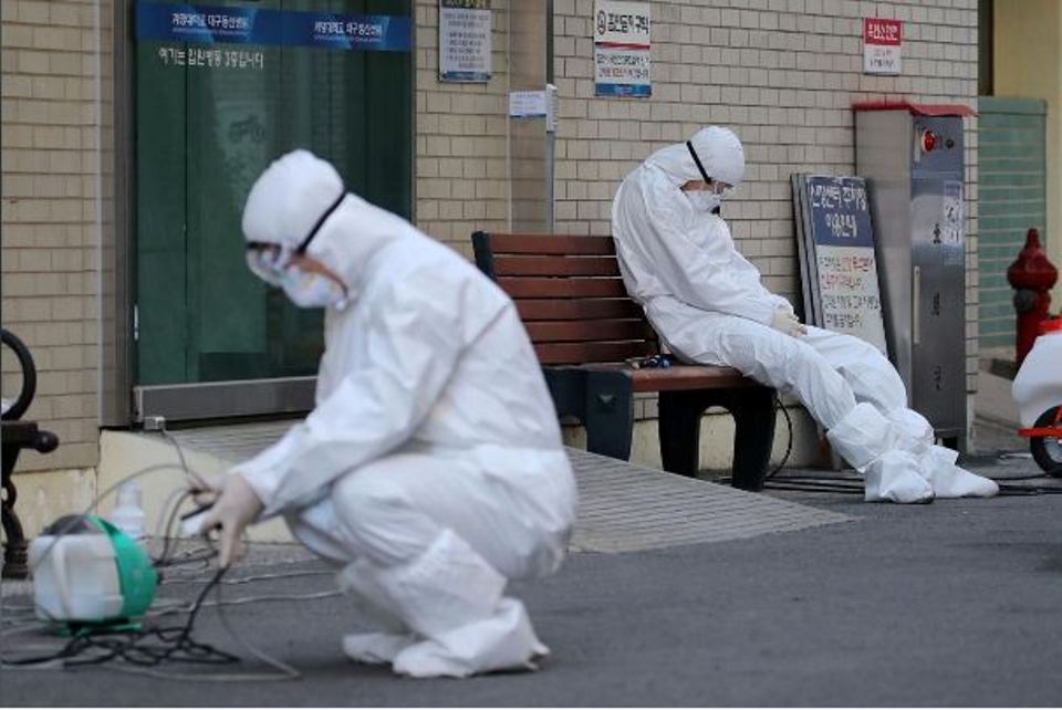 Some Samsung, Hyundai workers self-quarantine as Korea Inc braces for virus impact