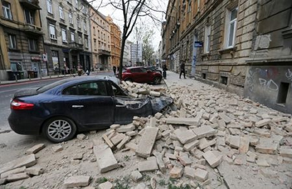 Quake strikes north of Zagreb, damages buildings