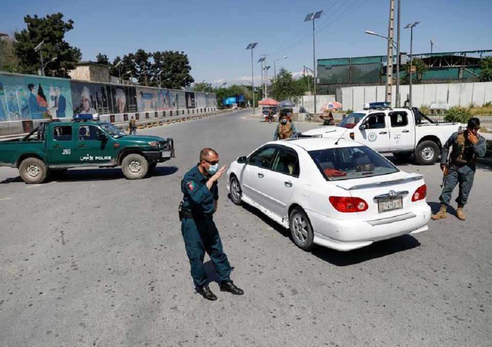 Afghan government will free 900 Taliban prisoners Tuesday - Afghan official