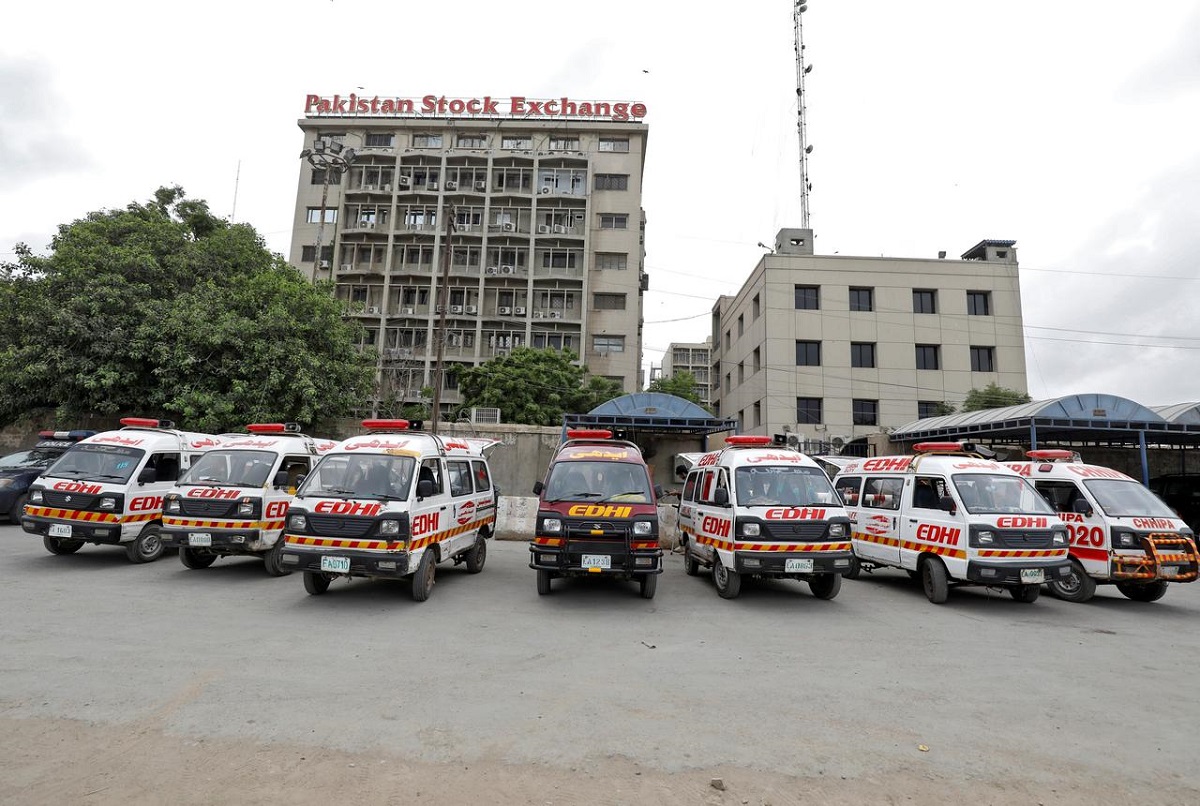 Gunmen attack Karachi stock exchange, killing at least 3