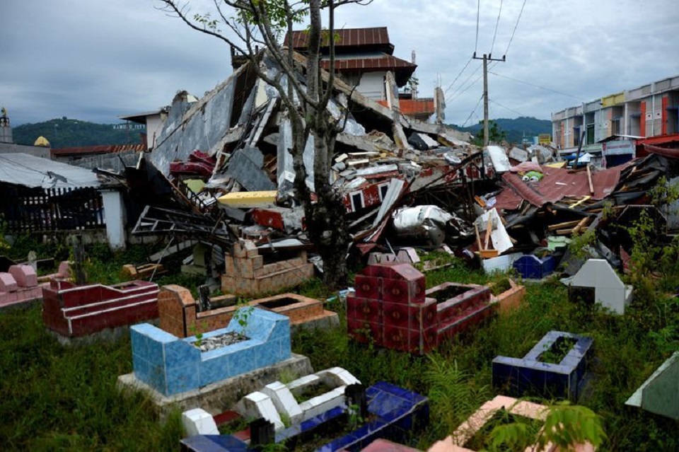 Sulawesi quake death toll at 81 as Indonesia battles series of disasters
