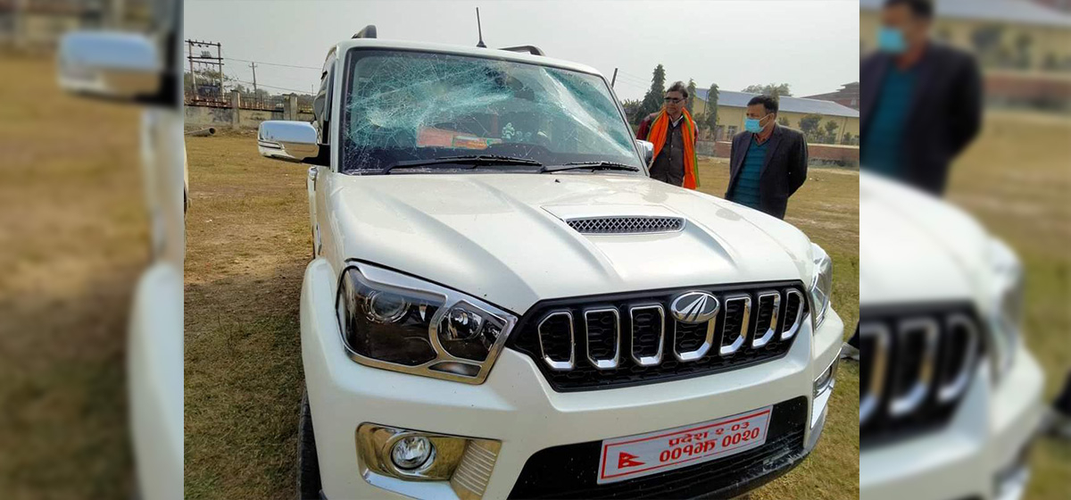 Vehicle carrying Province Assembly member Ashok Yadav attacked