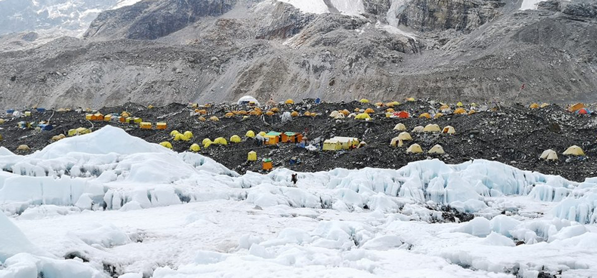Three Nepali climbers missing at Base Camp of Mt Everest