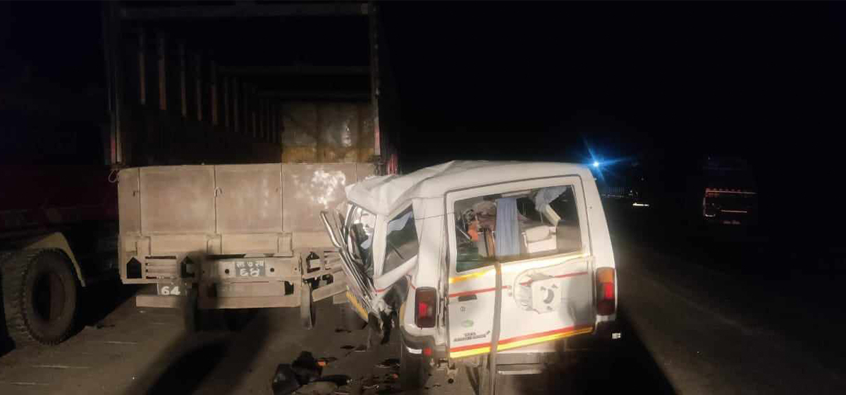 Ambulance carrying pregnant woman crashes into truck, four injured