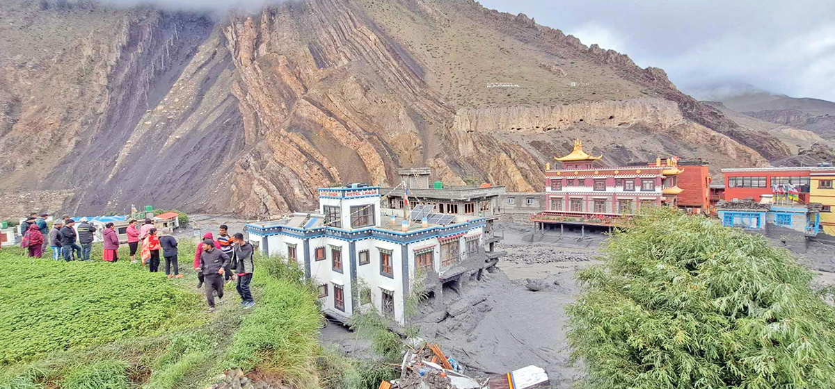 What caused the unprecedented flood in Mustang?