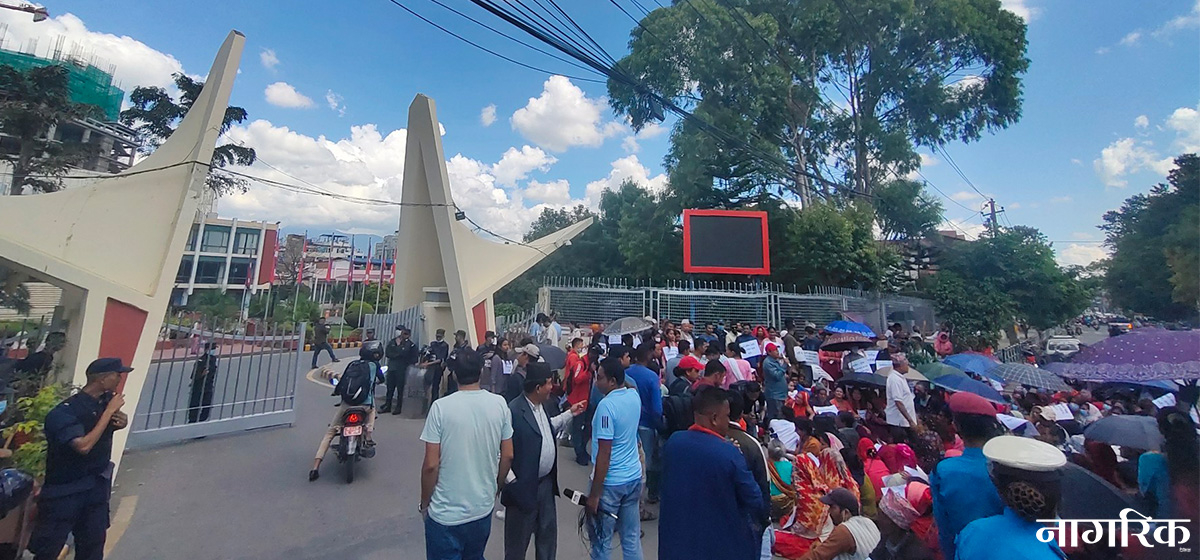 KMC begins negotiations over street vendors with agitating activists