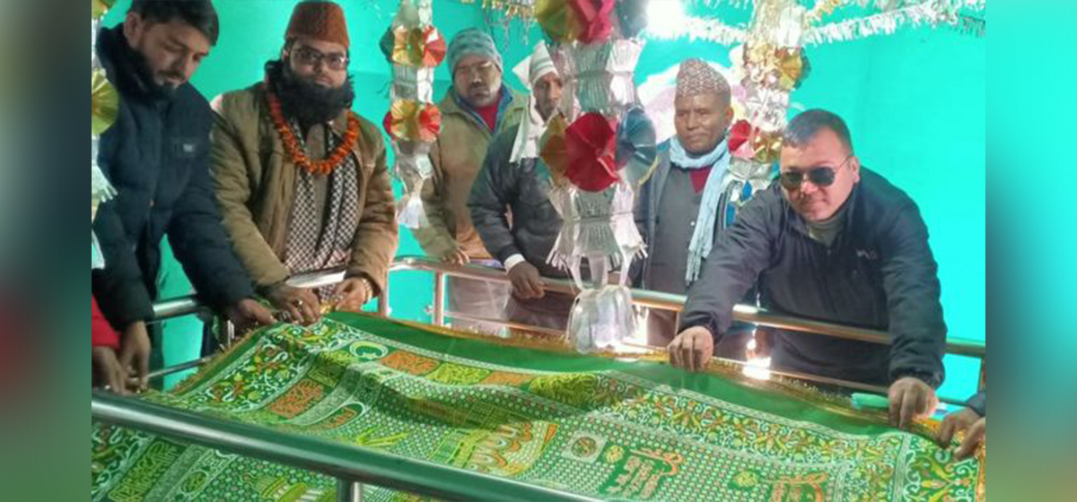 Muslims and Hindus together celebrate Hajarat Baba Kammar Shah Festival