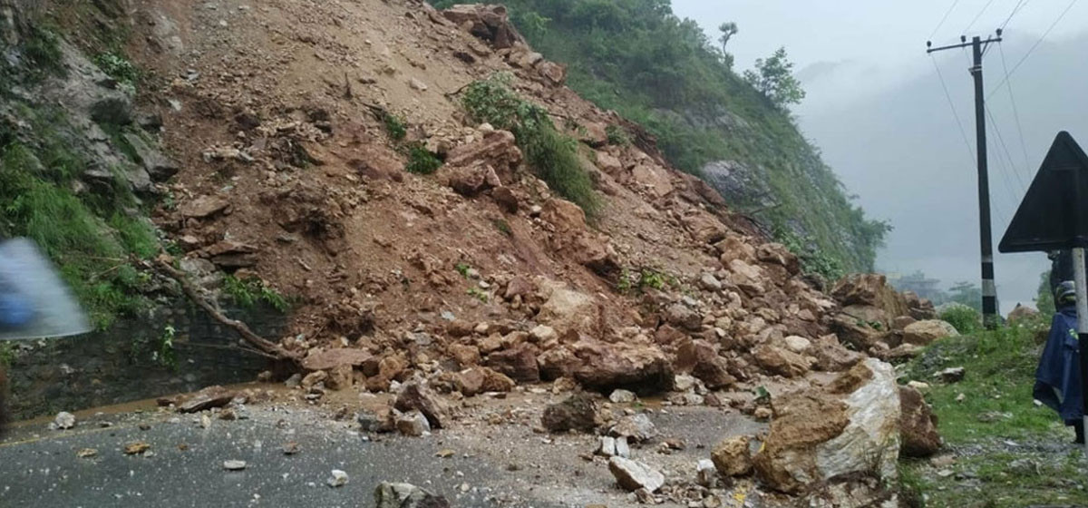 Landslide blocks Besisahar-Chame road