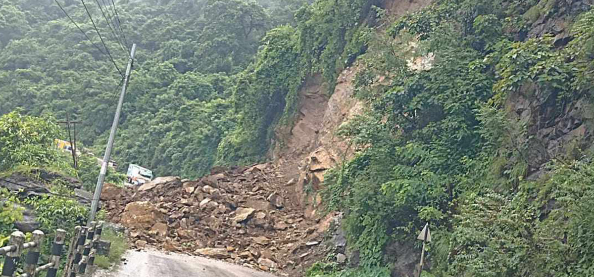 Muglin-Malekhu road obstructed