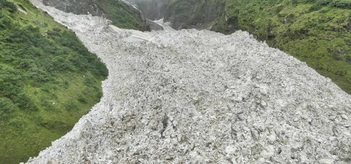 Avalanche blocks Boksi River in Mustang, local residents urged to be vigilant