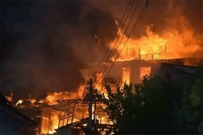 Fire destroys 32 homes in Tehrathum