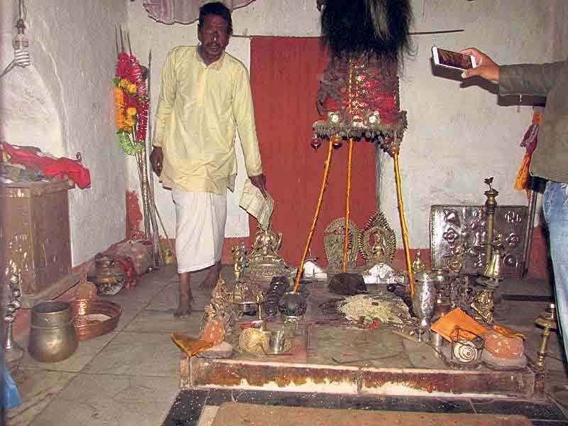 ‘Stolen’ Dattatreya idol found in wardrobe inside the temple