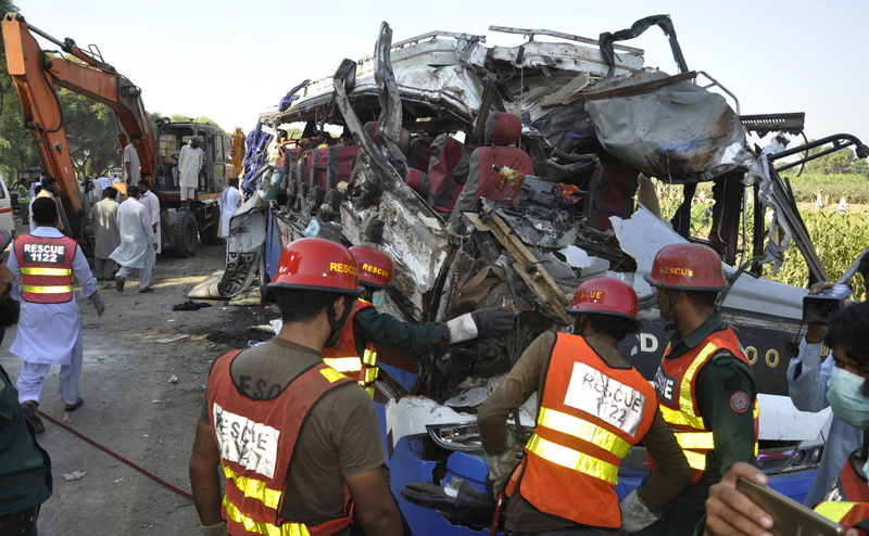 Pakistani officials: Trains crash kills 17 in Karachi