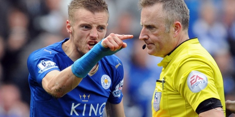 Leicester's Vardy backed by Hodgson as he faces extended ban