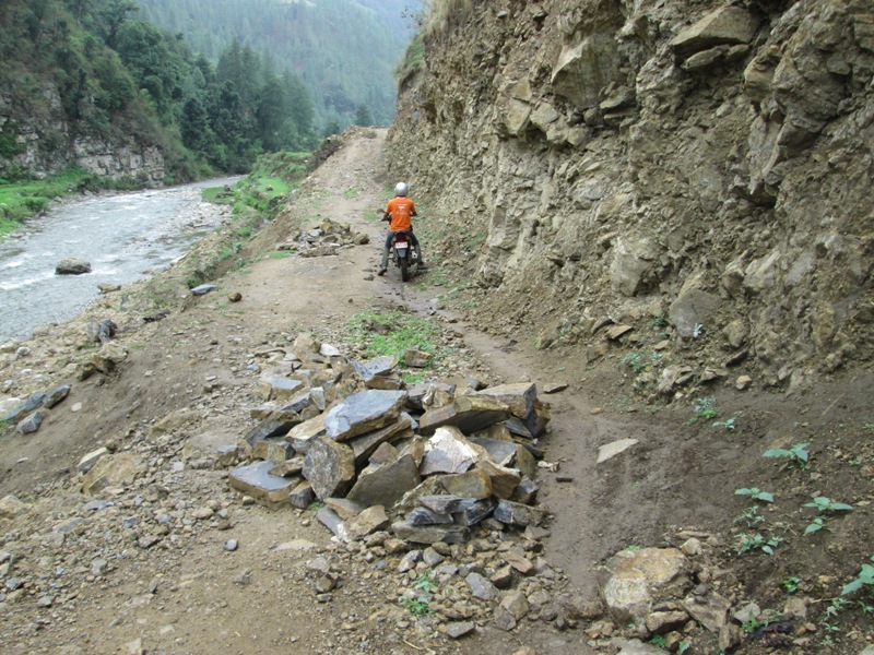 Nagma-Gamgadhi road obstructed, passengers suffer