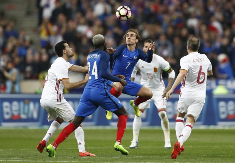 Deulofeu and video technology help Spain tame France