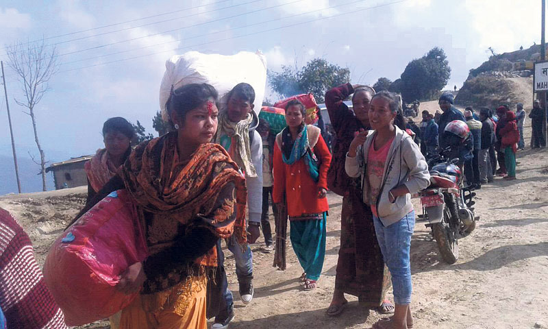 Thousands left stranded as Khotang roads remain obstructed for four days