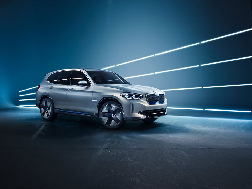 BMW just unveiled a sleek electric SUV that will take on Tesla's Model X