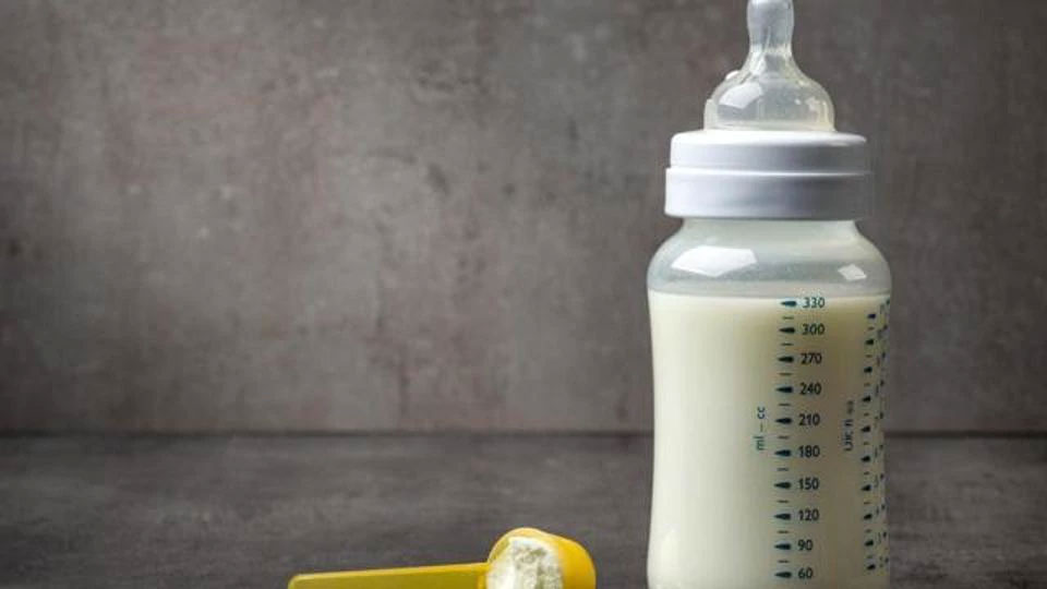 Breastfeeding or giving formula to premature baby? Here’s what WHO recommends