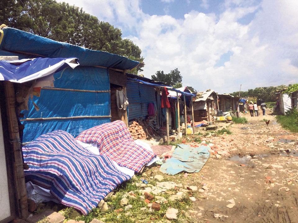 As Bagmati roars, squatters live in uncertainty