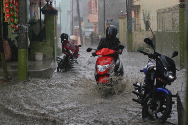 Heavy rains to continue today, monsoon weakens from Wednesday