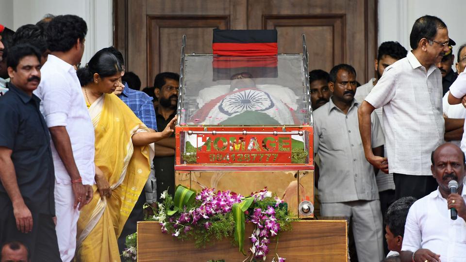 Two die in stampede at funeral of Tamil leader Karunanidhi