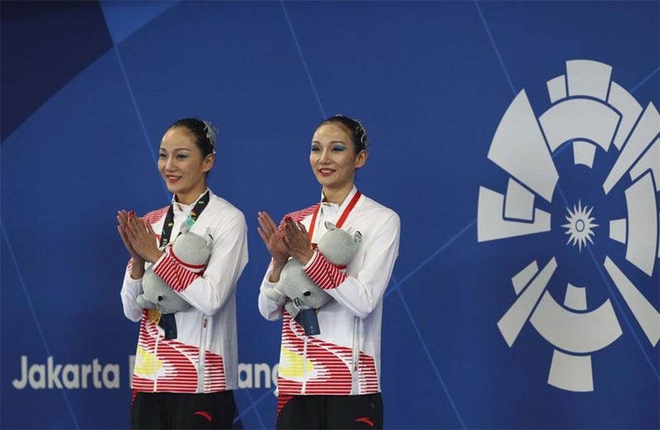 Twins make it a double sister act in Jakarta synchro final