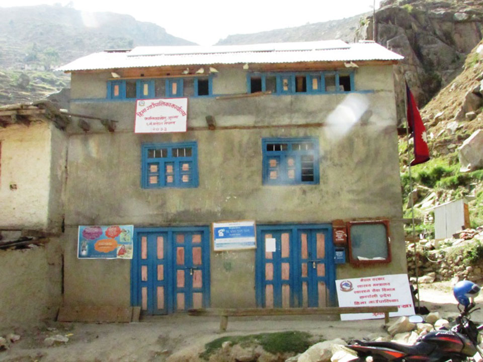 Locals padlock RM's office in Jumla against financial irregularities