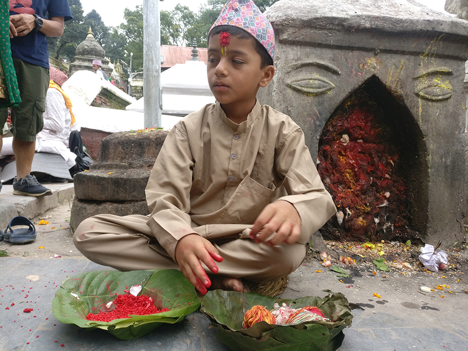 ‘Little Pandit’ at Pashupatinath (with photos)