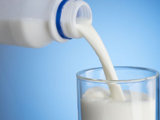 Consuming milk at breakfast lowers blood glucose throughout the day