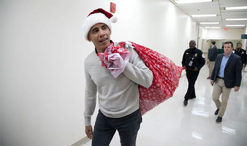 When Barack Obama reached hospital with a bag of gifts …