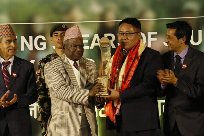 Bardiya’s CDO Kurumbang bags Integrity Nepal Idol title